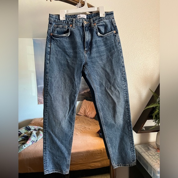Zara Medium Wash Denim Jeans - Picture 1 of 3